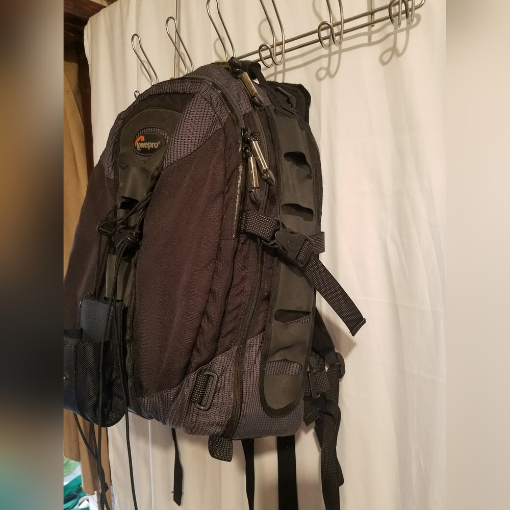 Lowepro backpack - Picture 6 of 7